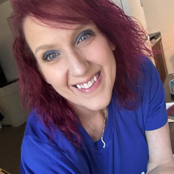 Meet your Posher, Katherine - Picture 2 of 2